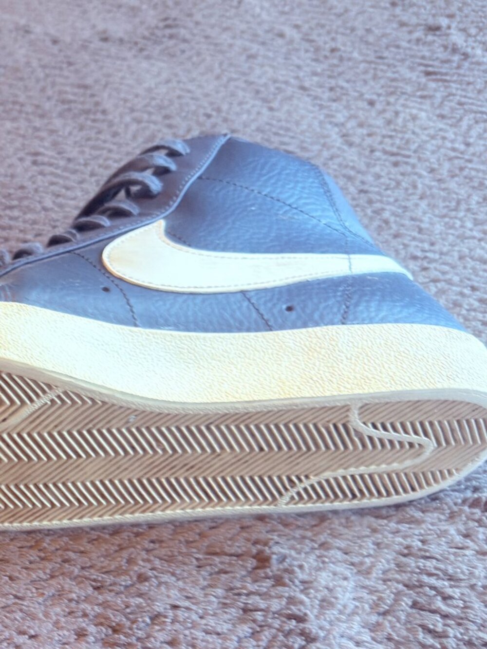 Mens Nike Shoes Size 11.5